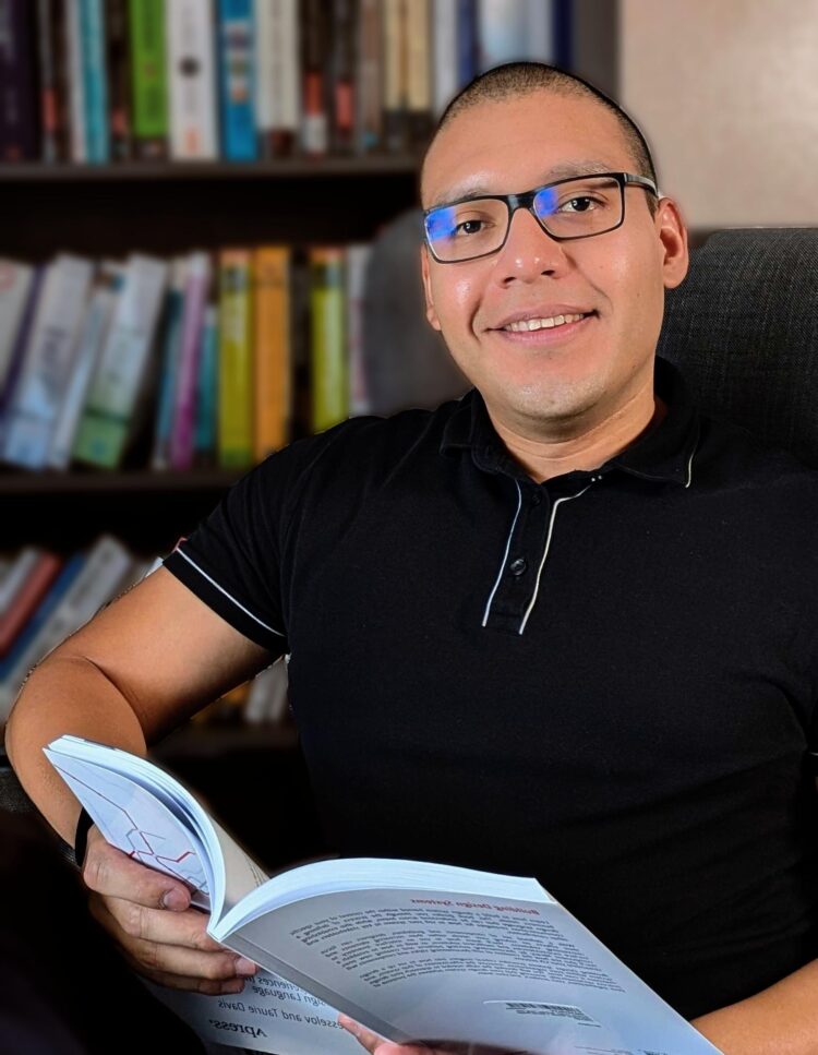 Oscar Estrada, Founder of WorkWithJuno